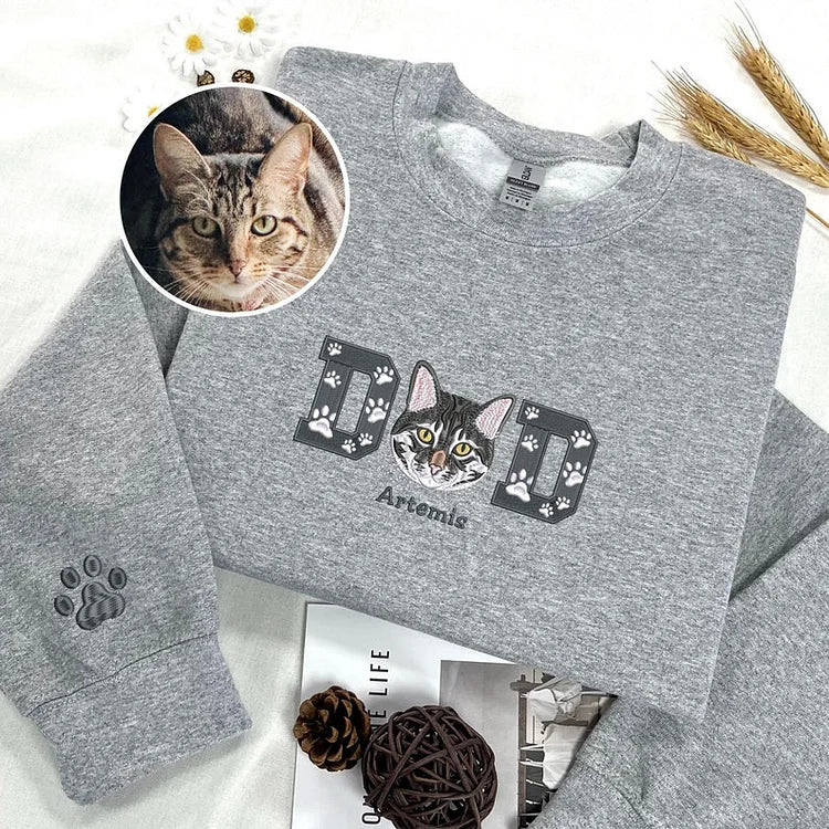 Cat Dad Dog Dad Dog Mom Sweatshirt, Custom Pet Embroidered T-Shirt Sweatshirt Hoodie