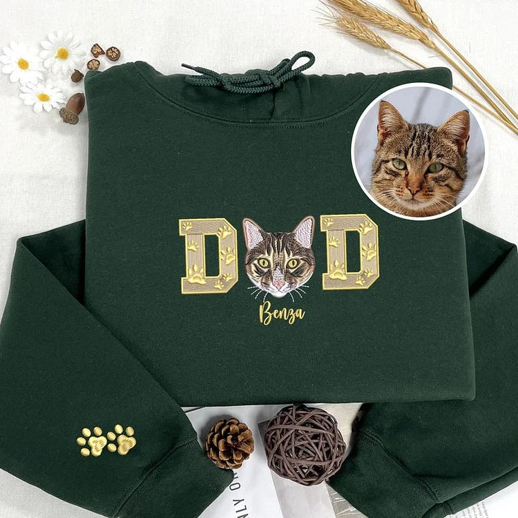 Cat Dad Dog Dad Dog Mom Sweatshirt, Custom Pet Embroidered T-Shirt Sweatshirt Hoodie